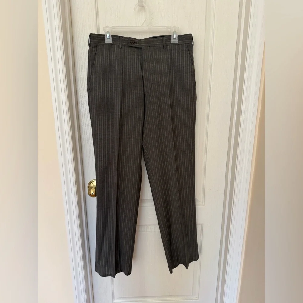 New VALENTINO Men’s Grey Stripe Fleece Wool Notch Lapel Suit, Sz 38